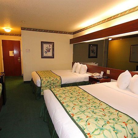 Microtel Inn & Suites By Wyndham Γκριν Μπέι Εξωτερικό φωτογραφία