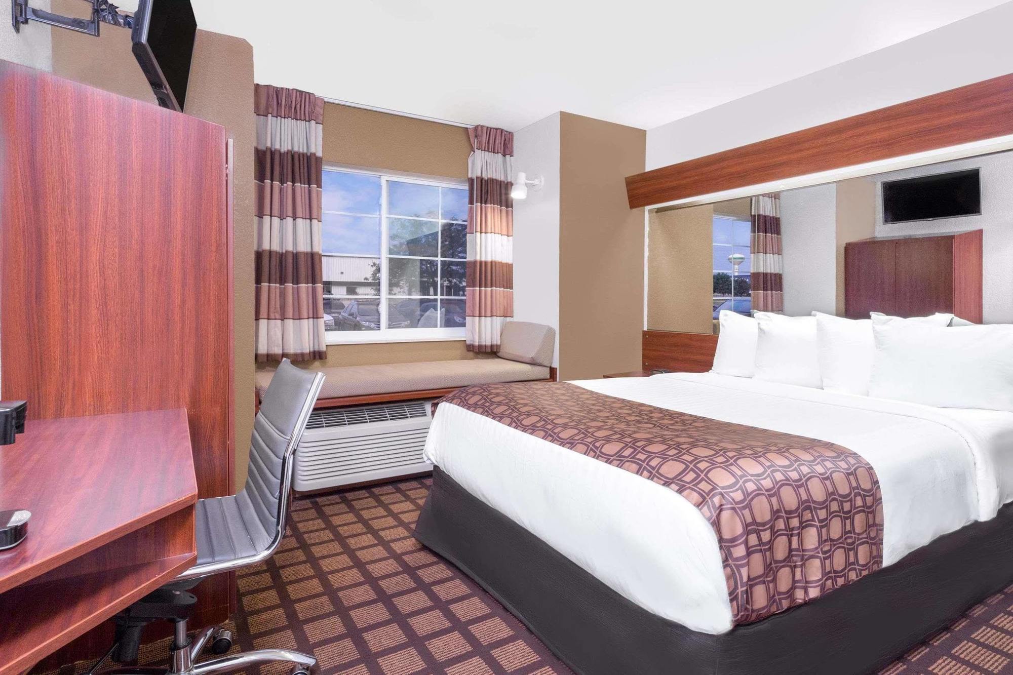 Microtel Inn & Suites By Wyndham Γκριν Μπέι Εξωτερικό φωτογραφία