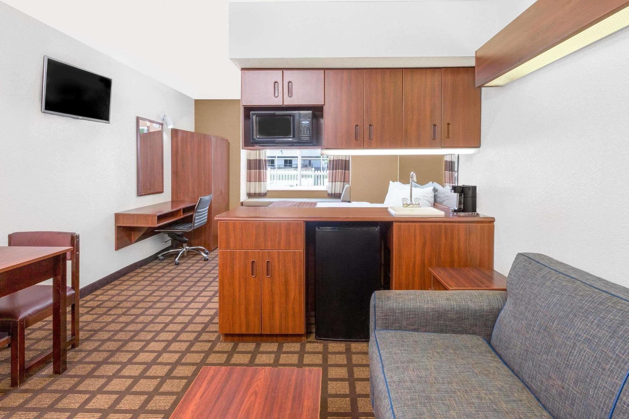 Microtel Inn & Suites By Wyndham Γκριν Μπέι Εξωτερικό φωτογραφία