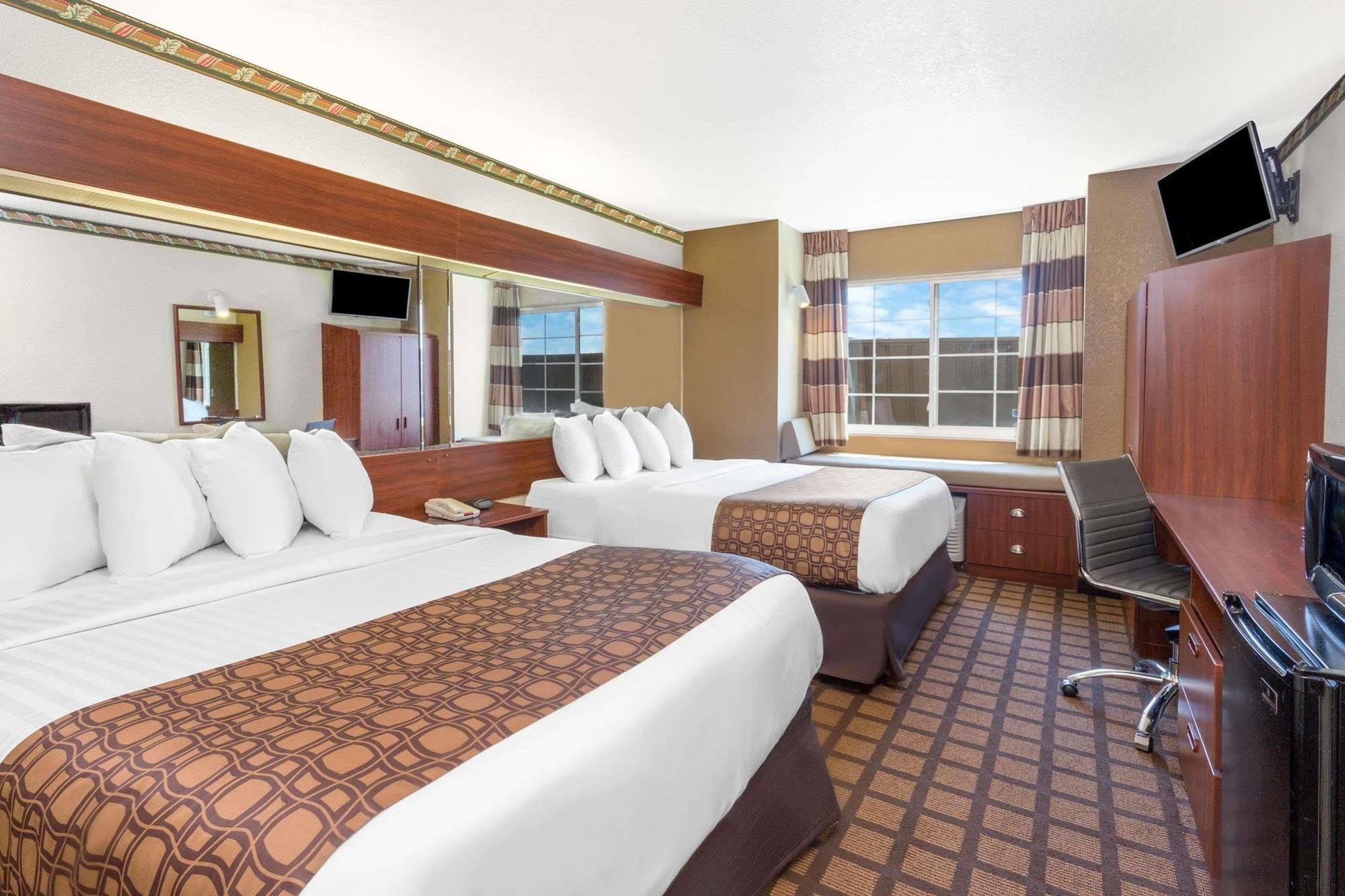 Microtel Inn & Suites By Wyndham Γκριν Μπέι Εξωτερικό φωτογραφία