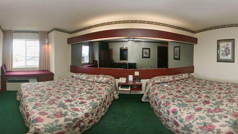 Microtel Inn & Suites By Wyndham Γκριν Μπέι Εξωτερικό φωτογραφία